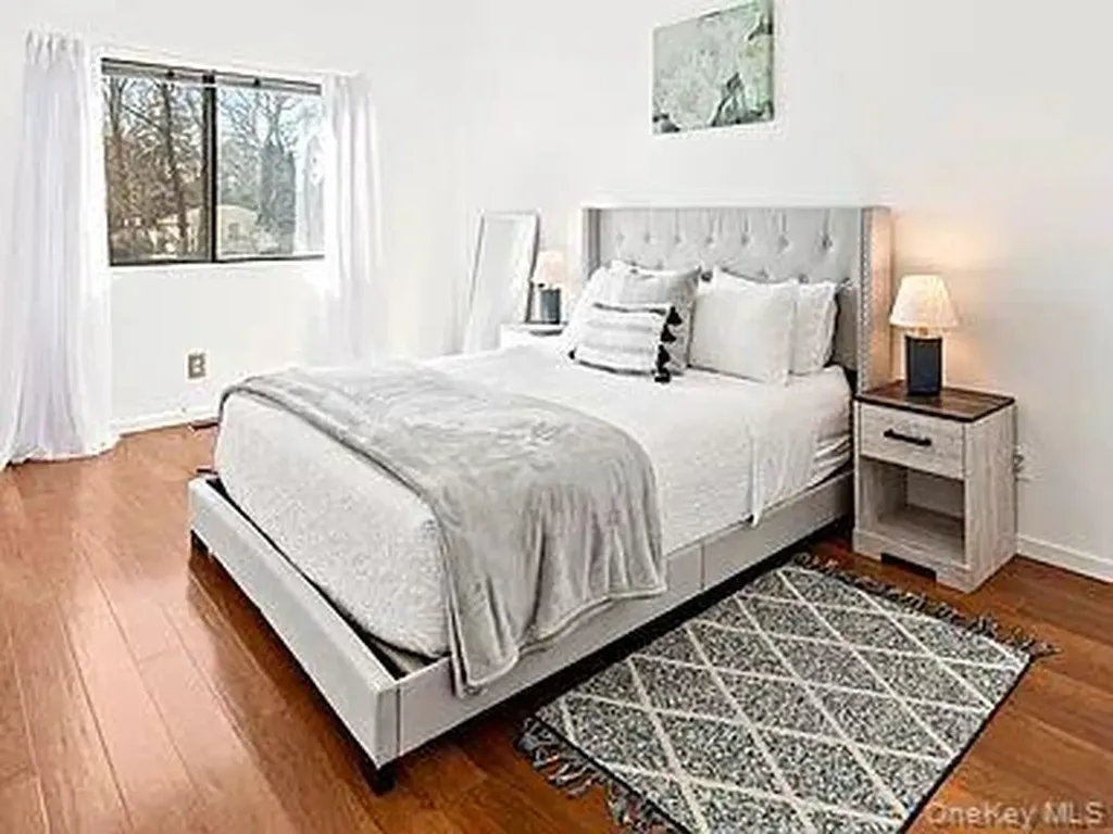 8 School Street Hampton Bays NY 11946