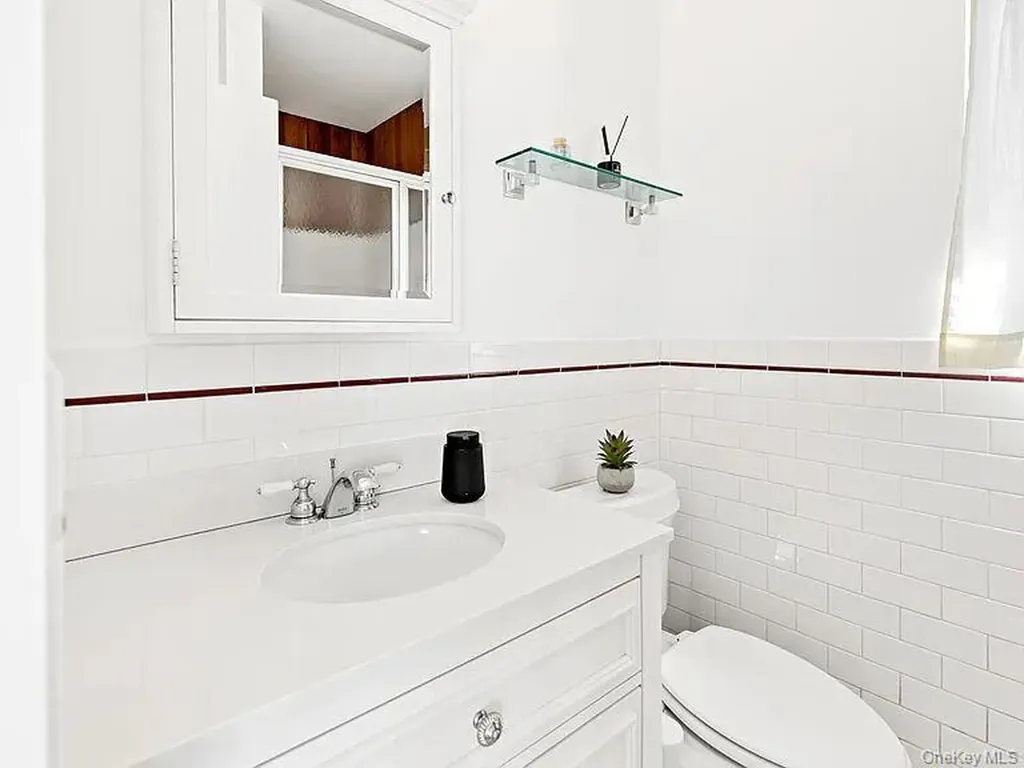 8 School Street Hampton Bays NY 11946