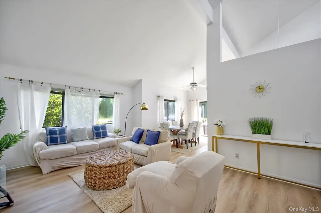8 School Street Hampton Bays NY 11946
