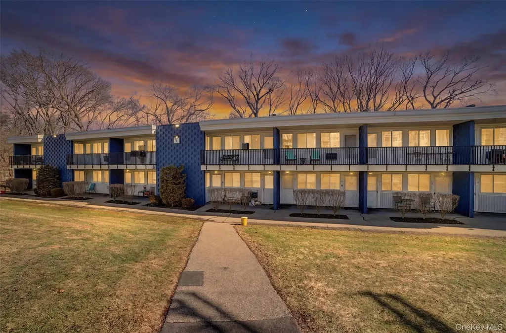 8 Wyndover Woods Lane White Plains NY 10603