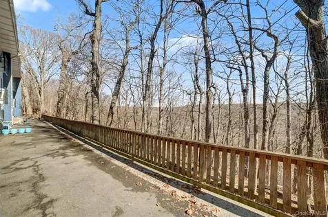 8 Wyndover Woods Lane White Plains NY 10603
