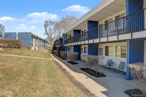 8 Wyndover Woods Lane White Plains NY 10603