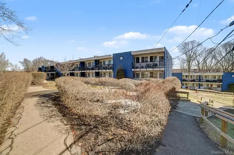 8 Wyndover Woods Lane White Plains NY 10603