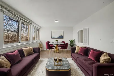 8 Wyndover Woods Lane White Plains NY 10603