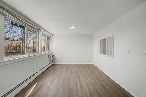 8 Wyndover Woods Lane White Plains NY 10603