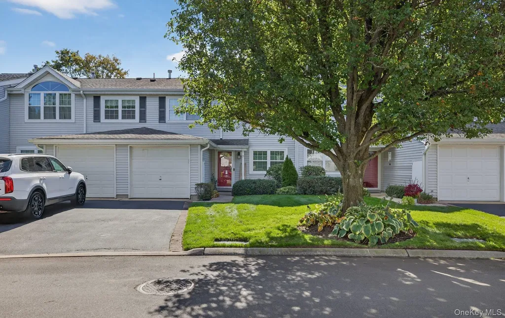 21 Indian Trace Kings Park NY 11754