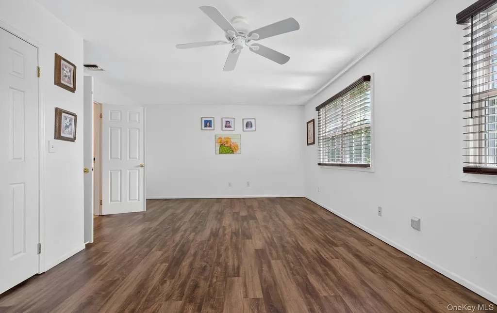 21 Indian Trace Kings Park NY 11754