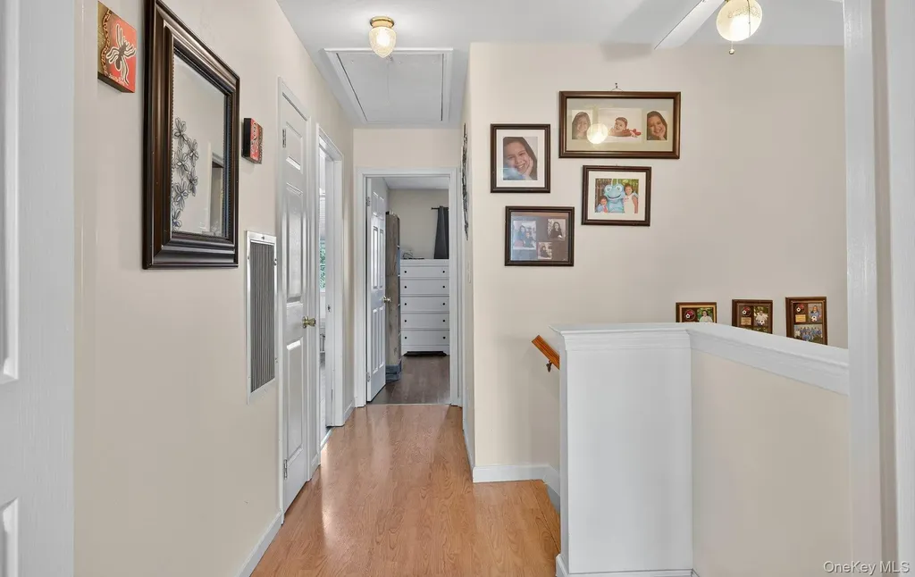 21 Indian Trace Kings Park NY 11754