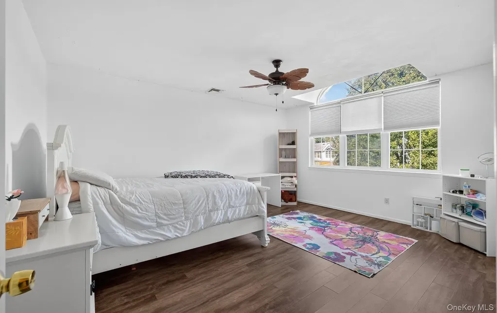 21 Indian Trace Kings Park NY 11754