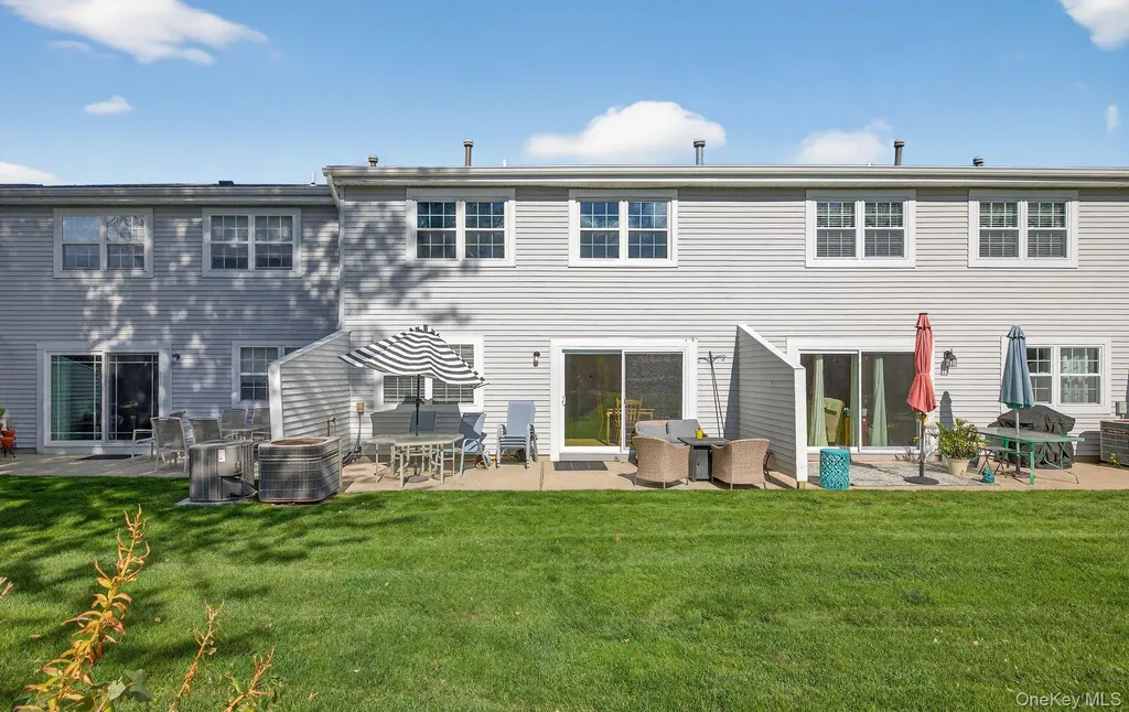21 Indian Trace Kings Park NY 11754