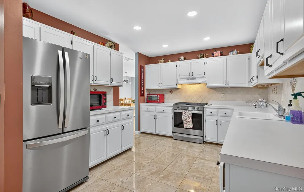 21 Indian Trace Kings Park NY 11754