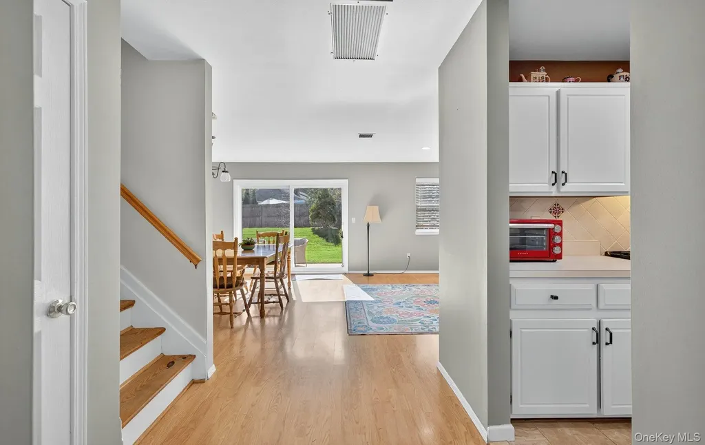 21 Indian Trace Kings Park NY 11754