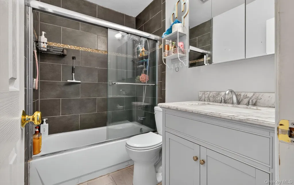 21 Indian Trace Kings Park NY 11754