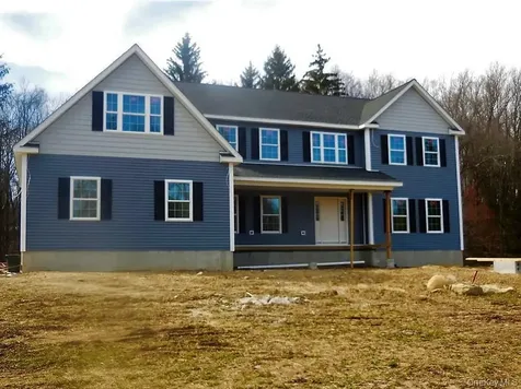 8 Jefferson Avenue New Windsor NY 12553