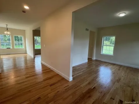 8 Jefferson Avenue New Windsor NY 12553