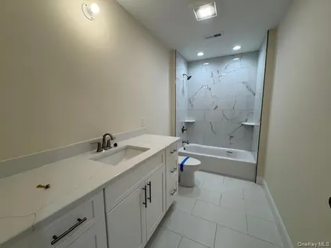 8 Jefferson Avenue New Windsor NY 12553