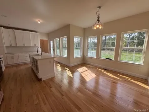 8 Jefferson Avenue New Windsor NY 12553