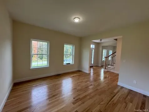 8 Jefferson Avenue New Windsor NY 12553