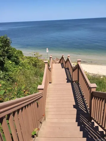 47 Woodcliff Trail Baiting Hollow NY 11933