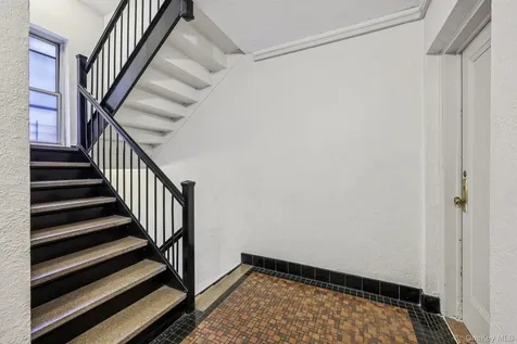1 Bronxville Road Bronxville Road Bronxville NY 10708