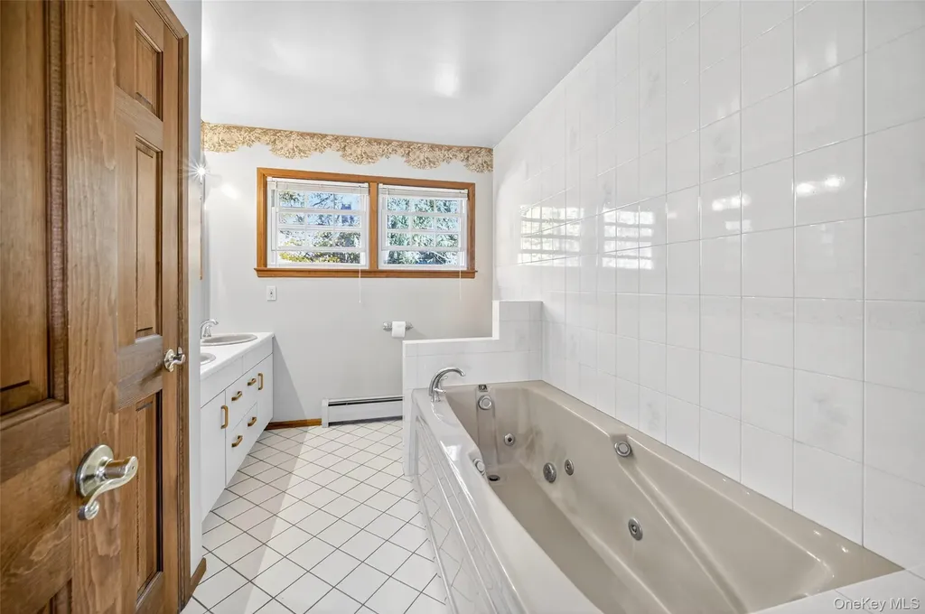 34 Lawrence Road Hyde Park NY 12538