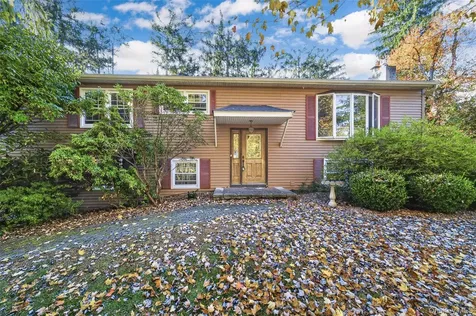 34 Lawrence Road Hyde Park NY 12538