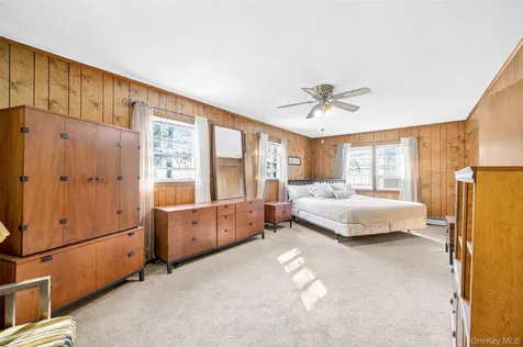 34 Lawrence Road Hyde Park NY 12538