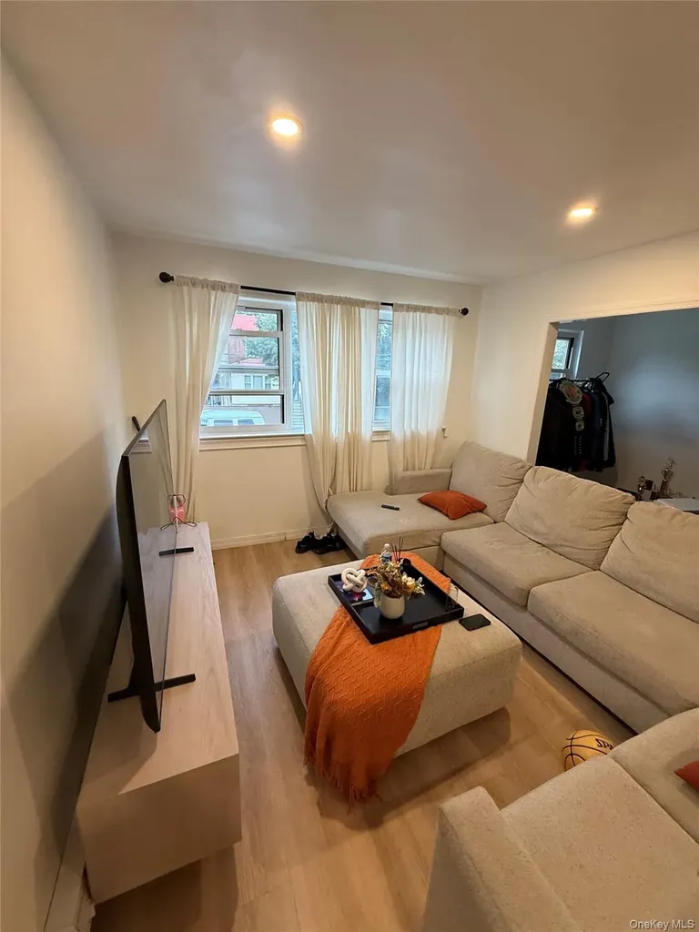 443 Howe Avenue Bronx NY 10473