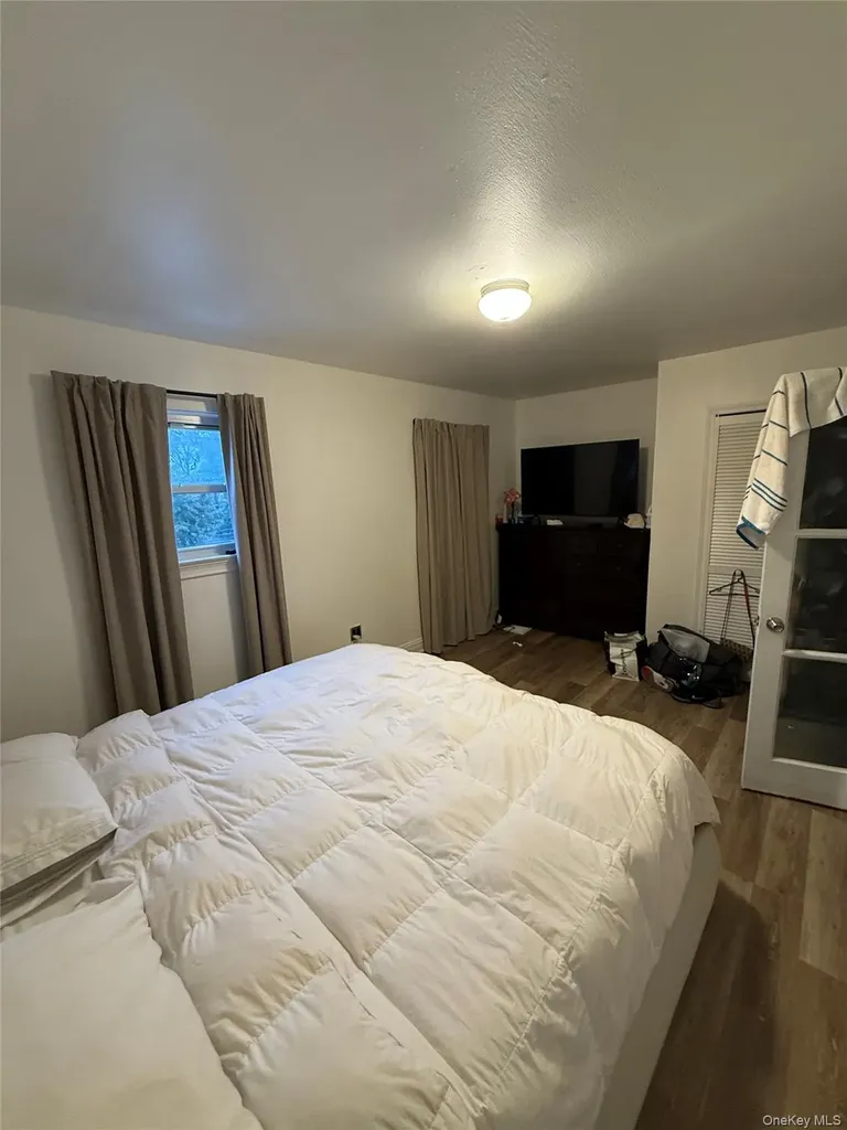 443 Howe Avenue Bronx NY 10473
