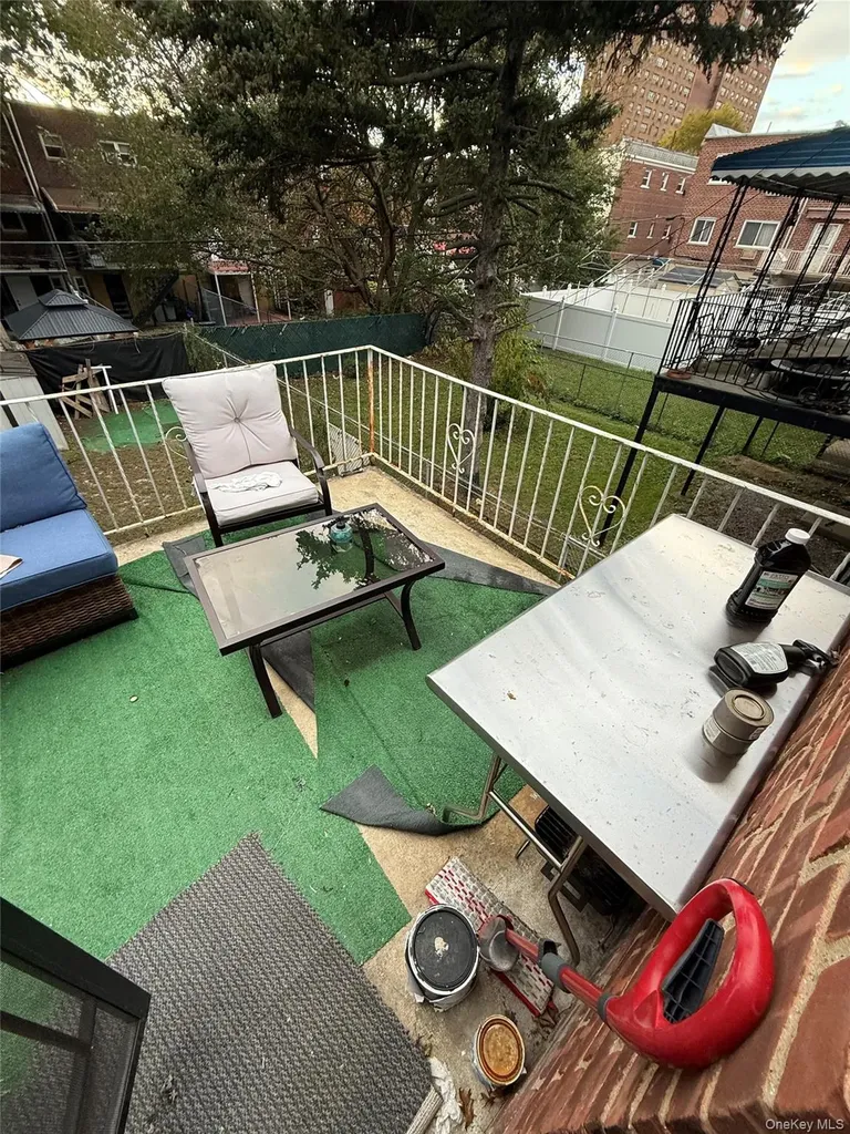 443 Howe Avenue Bronx NY 10473