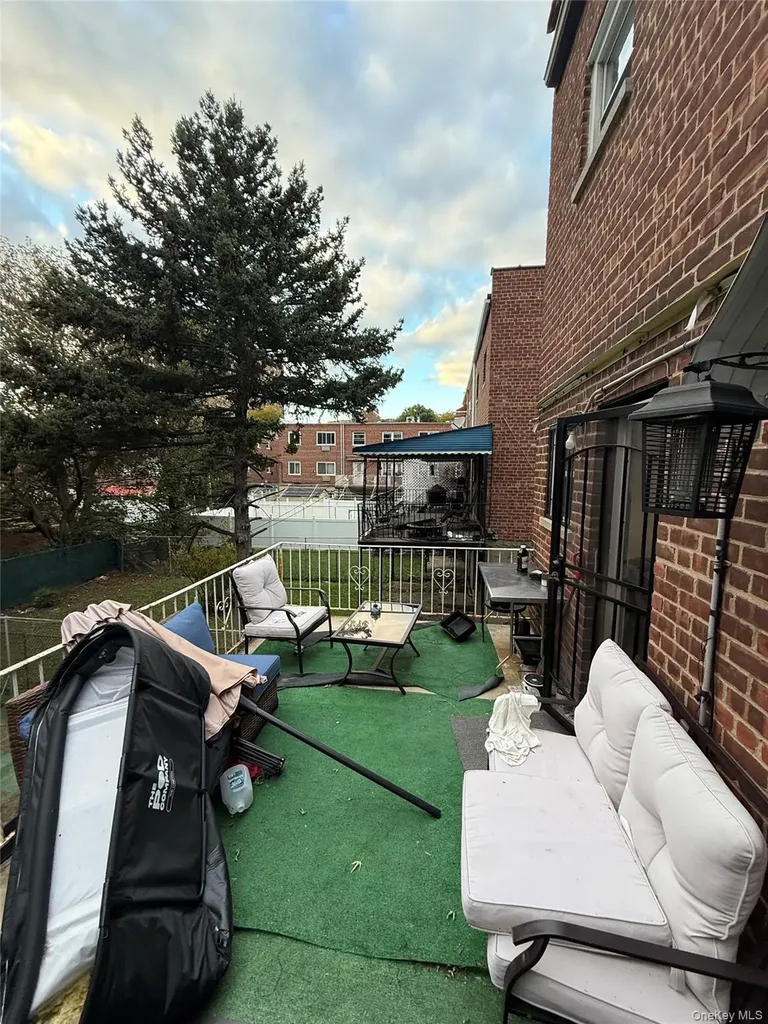 443 Howe Avenue Bronx NY 10473