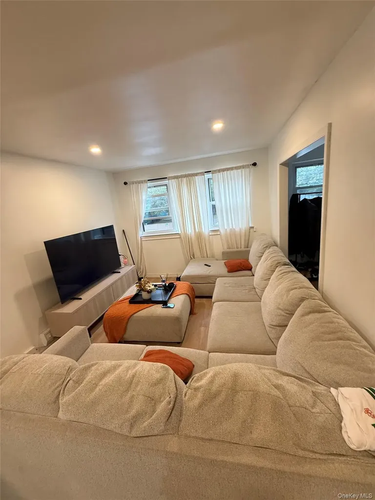 443 Howe Avenue Bronx NY 10473