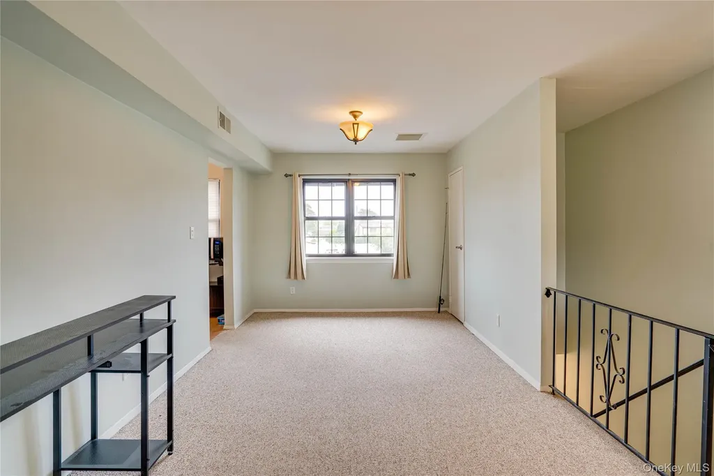 211 Mariners Way Copiague NY 11726