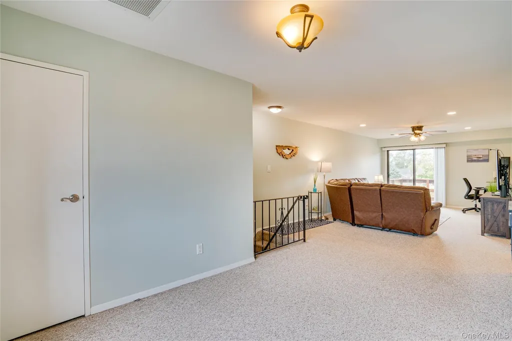 211 Mariners Way Copiague NY 11726