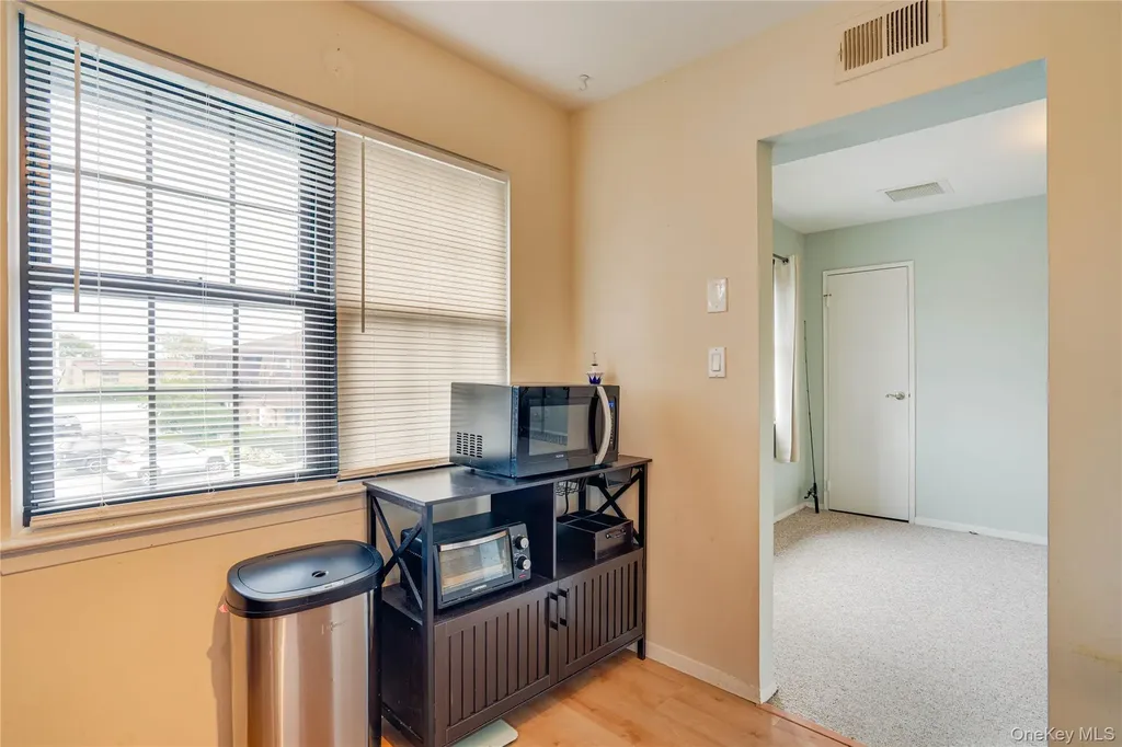211 Mariners Way Copiague NY 11726
