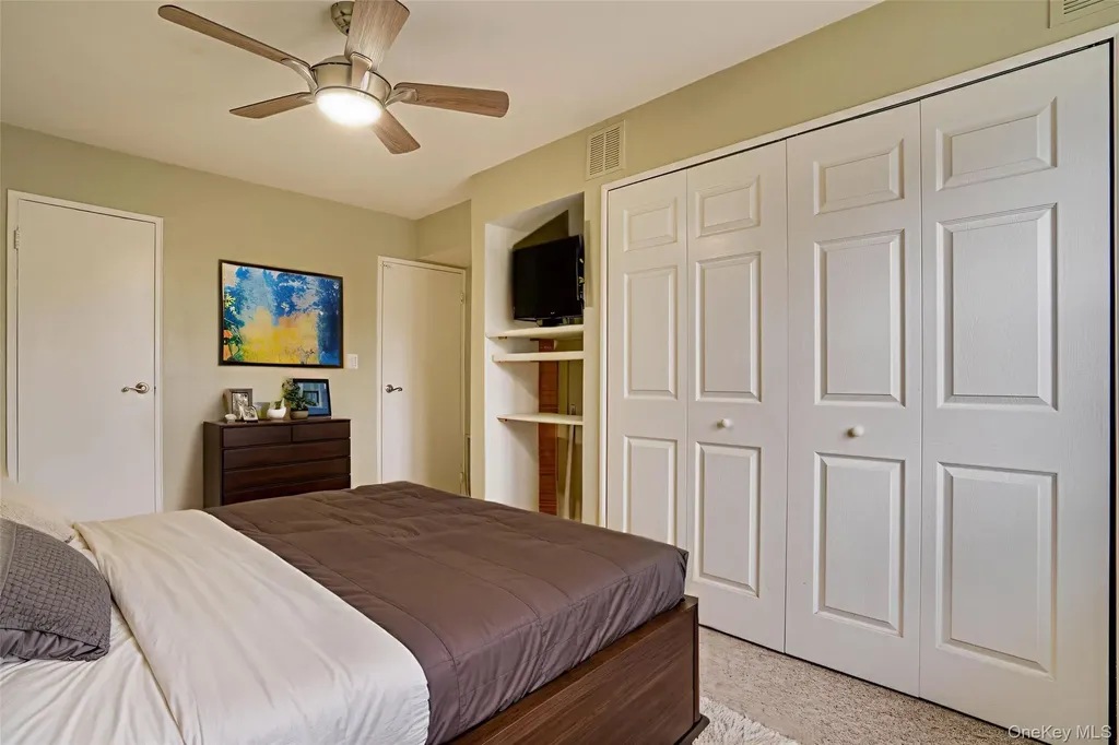211 Mariners Way Copiague NY 11726