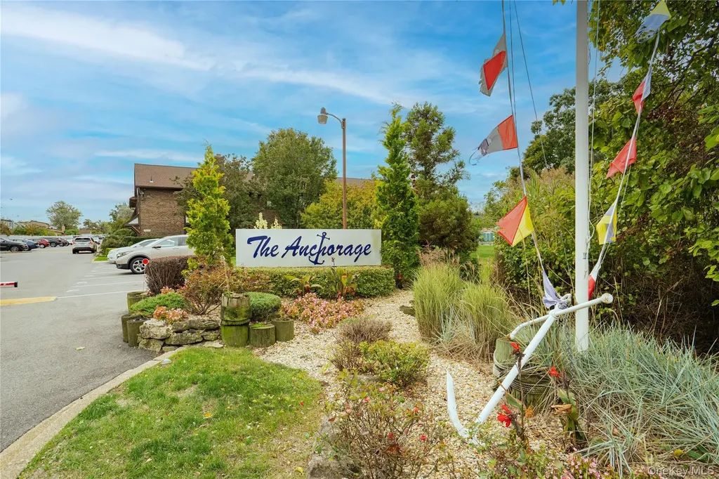 211 Mariners Way Copiague NY 11726