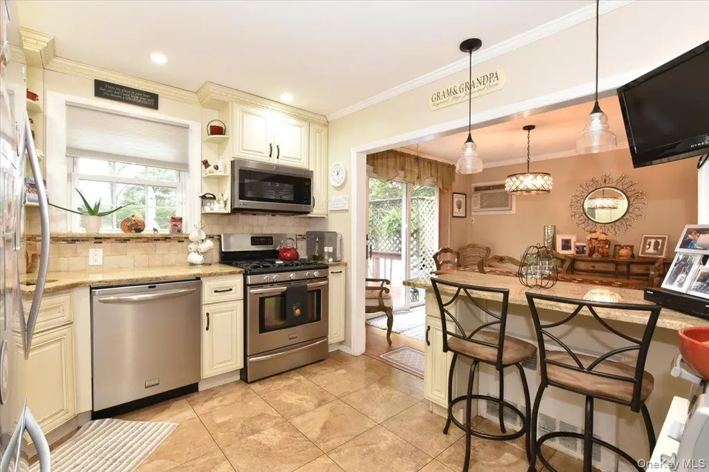 33 Ford Drive S Massapequa NY 11758