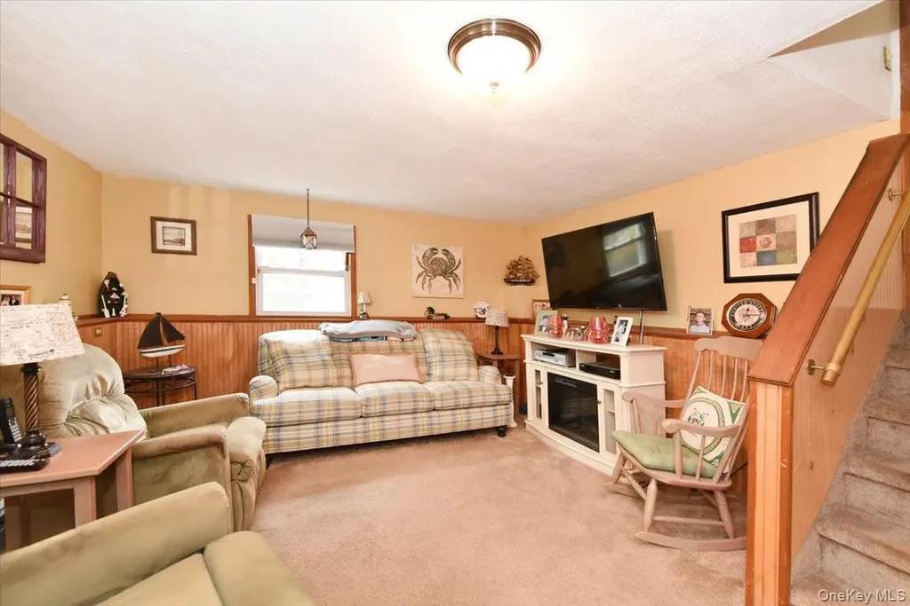 33 Ford Drive S Massapequa NY 11758