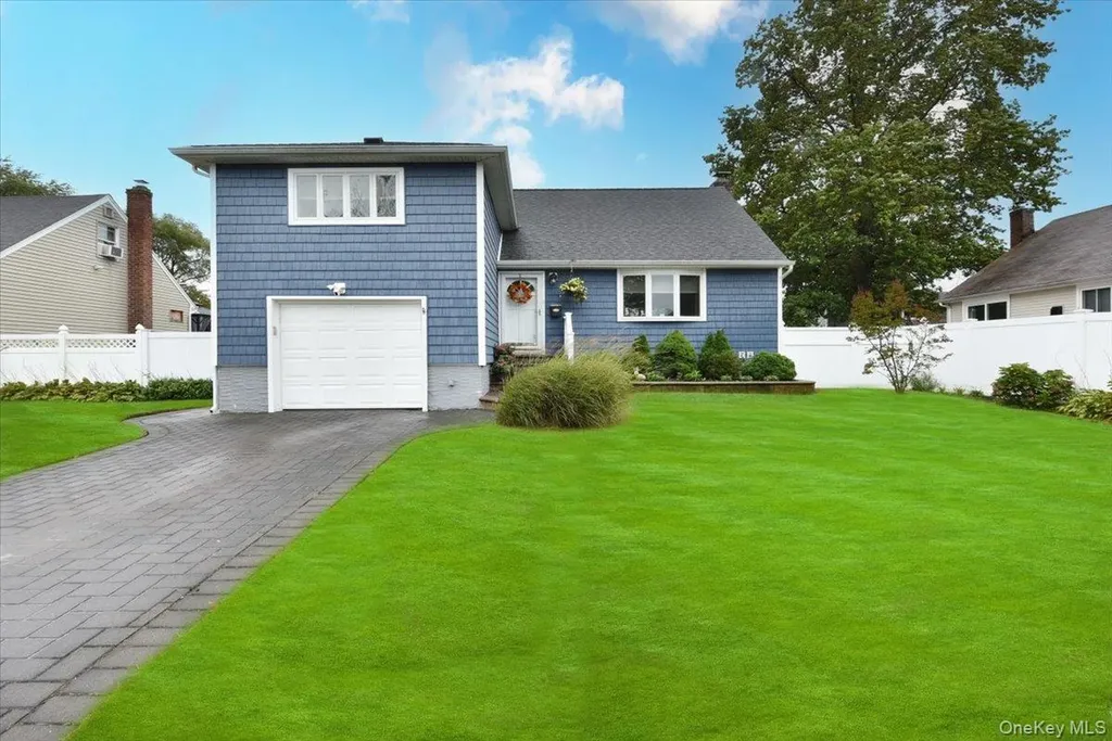 33 Ford Drive S Massapequa NY 11758