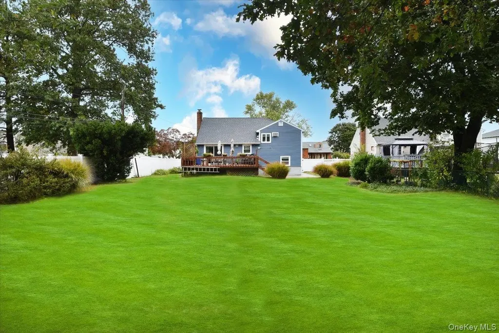 33 Ford Drive S Massapequa NY 11758