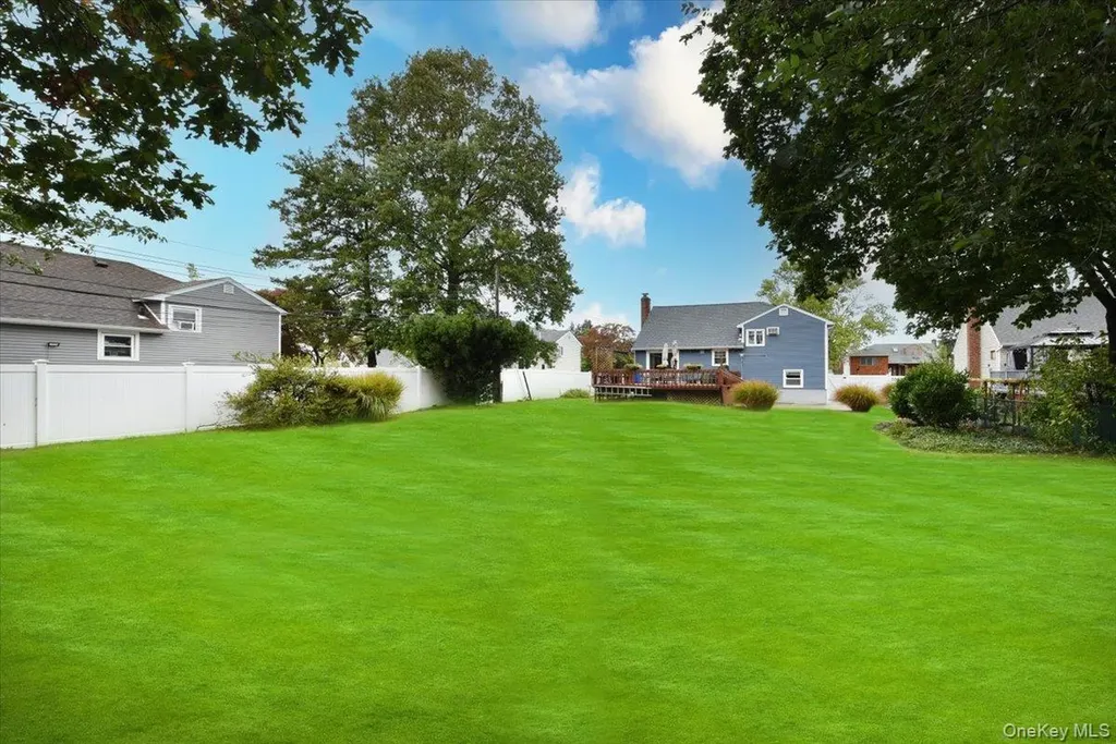 33 Ford Drive S Massapequa NY 11758