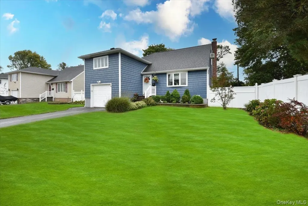 33 Ford Drive S Massapequa NY 11758