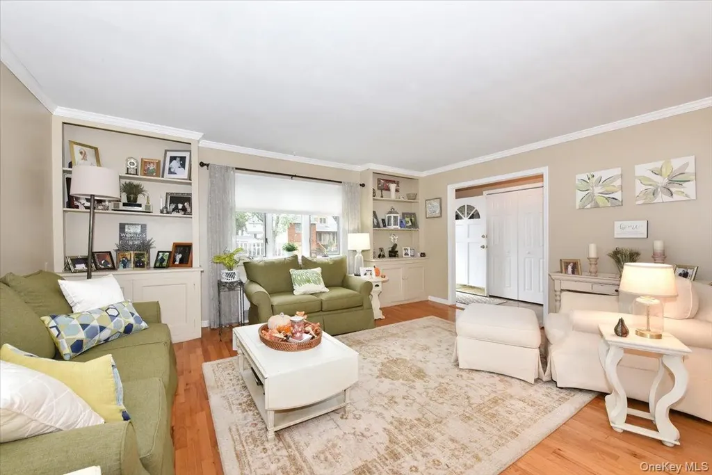 33 Ford Drive S Massapequa NY 11758