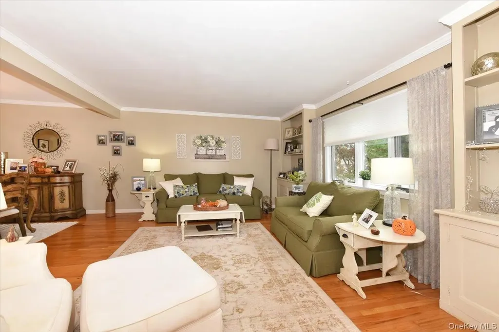 33 Ford Drive S Massapequa NY 11758