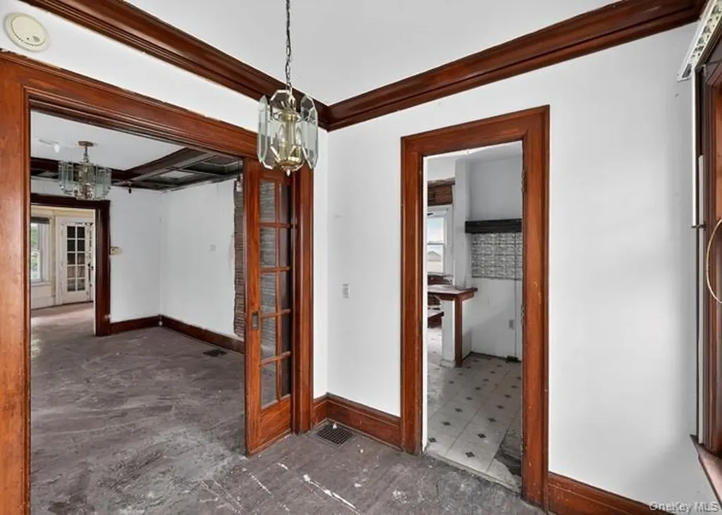 63 Rugby Avenue Rochester NY 14619