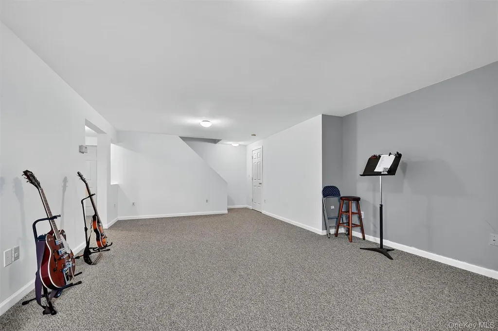 3 Derose Lane Chester NY 10918