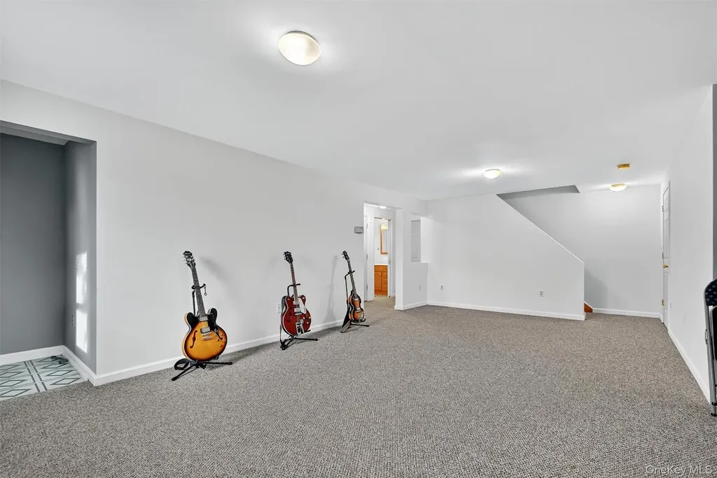 3 Derose Lane Chester NY 10918