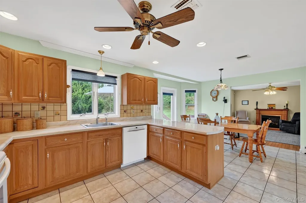 3 Derose Lane Chester NY 10918