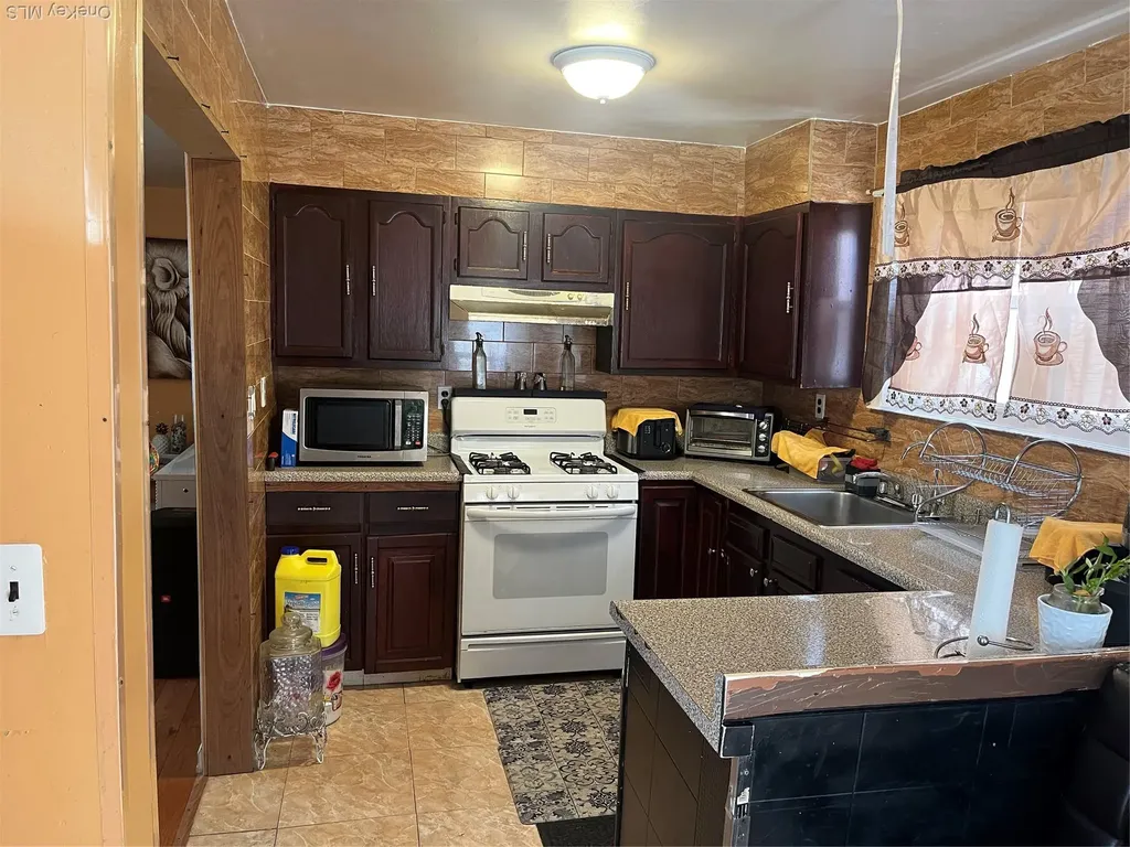 4070 Bruner Avenue Bronx NY 10466